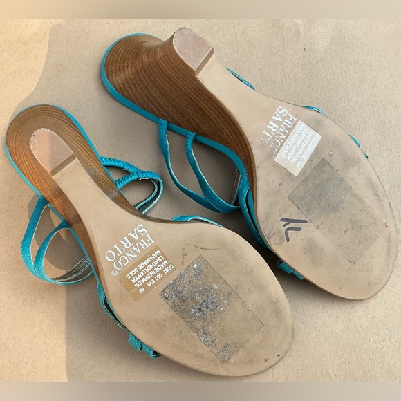 Adorable Franco Sarto Leather Turquoise Slip On Sandal Wood Wedge size 6 - Picture 4 of 4